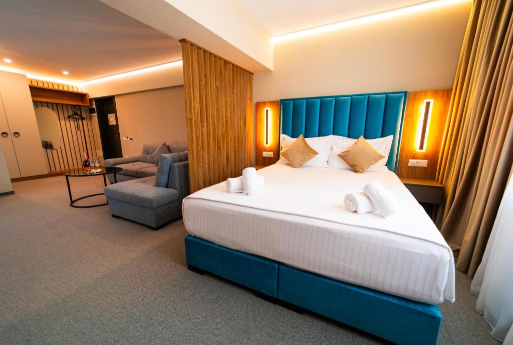 RIVER Hotel & SPA
